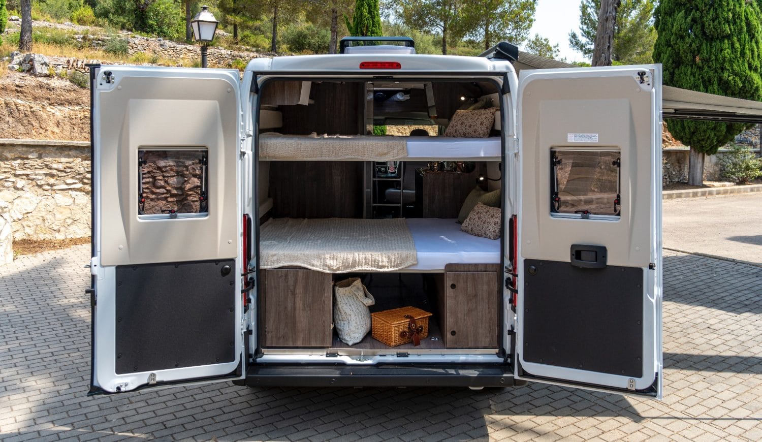 Benivan-2026_A7404924_B120UP_T26