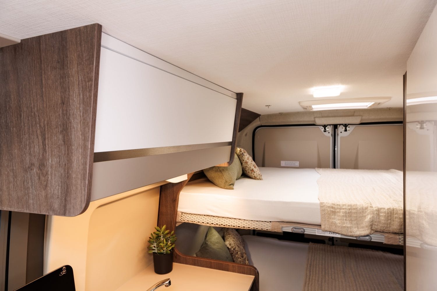 Benivan-2026__81A2101_B120UP_T26